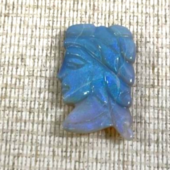 Vintage hand carved opal head - Picture 2 of 3